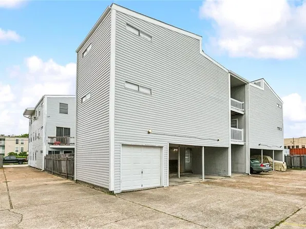 2205 N Hullen St, Metairie, LA 70001