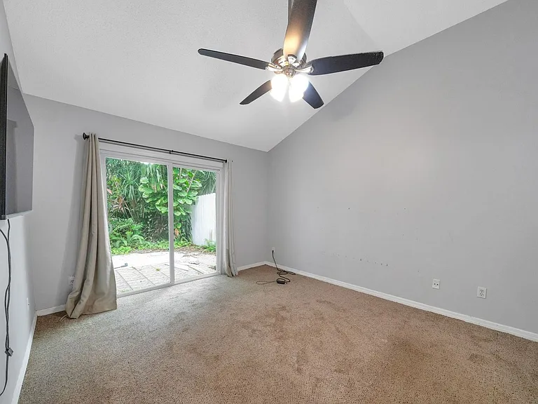 2758 Waymeyer Dr — Photo 4