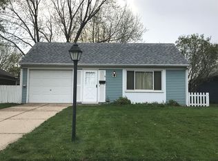 6 Gentilly Dr, Montgomery, IL 60538