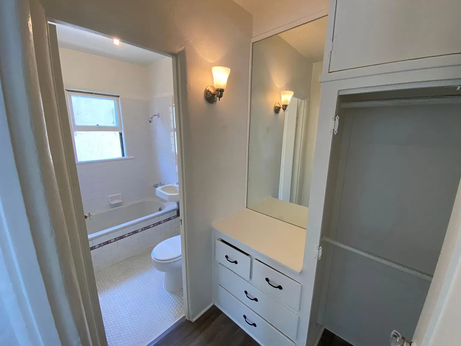 11300 Miranda St — Photo 4