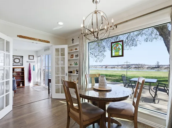 108 Harbor Dr Unit 102, Runaway Bay, TX 76426