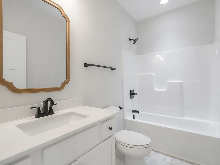 2417 Union St — Photo 16