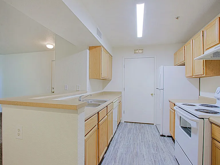 Villa Serena Apartments — Photo 6
