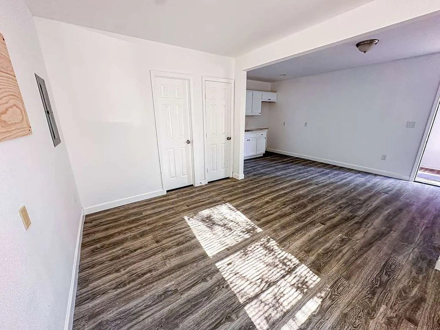 2555 Pierce St — Photo 2
