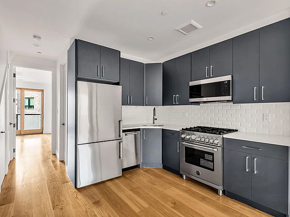 3rd image of 483 Marion St APT 2