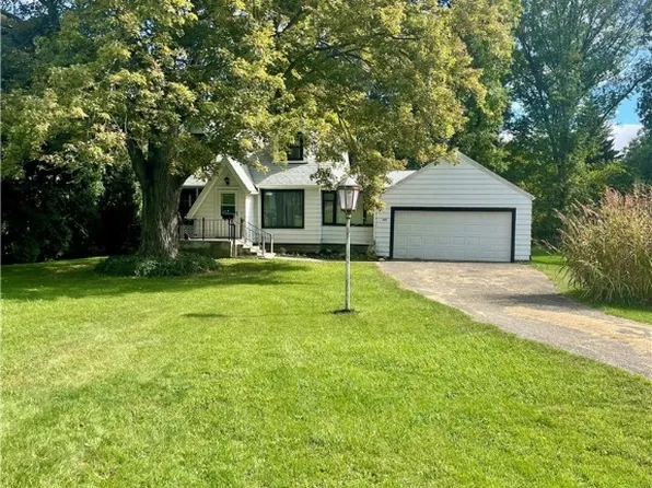 307 Hazelwood Ave, Barberton, OH 44203