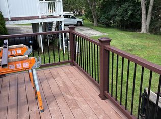 421 Wyndhurst Dr, Coraopolis, PA 15108