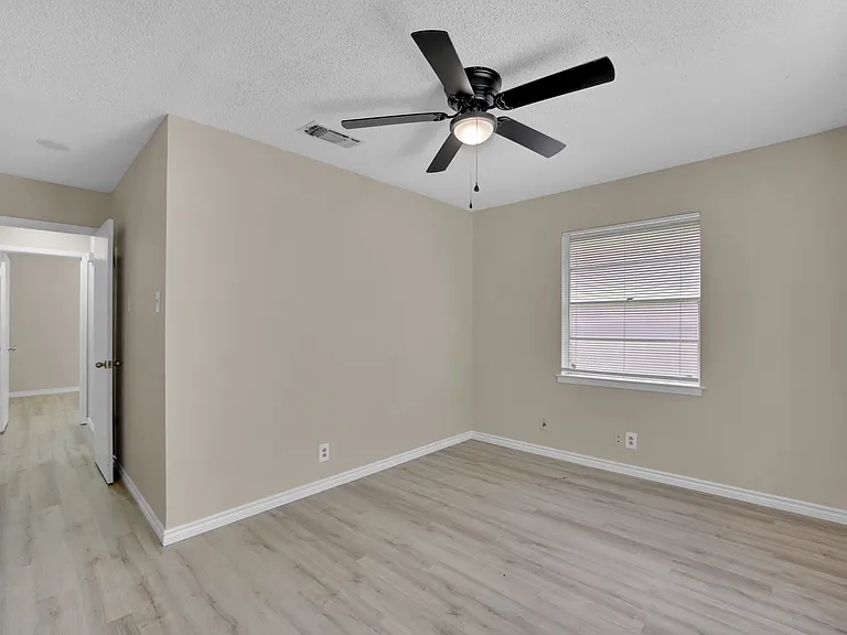 4351 Sun Gate St — Photo 8