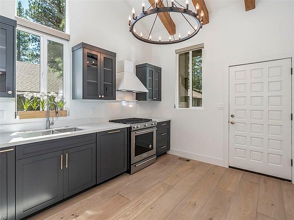 2nd image of 878 Southwood Blvd #11