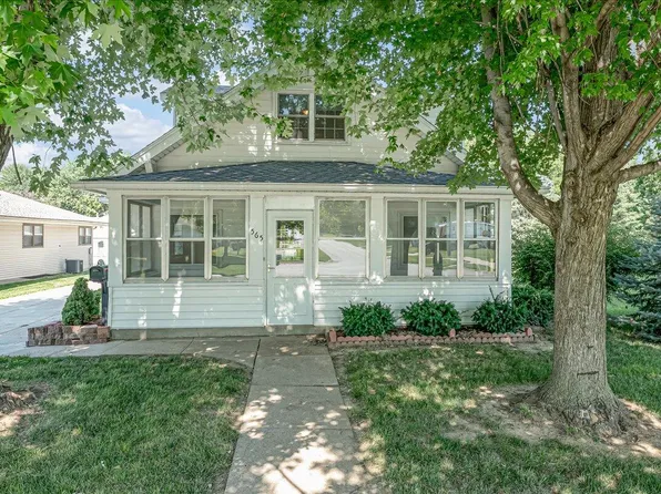 565 N 16th St, Blair, NE 68008