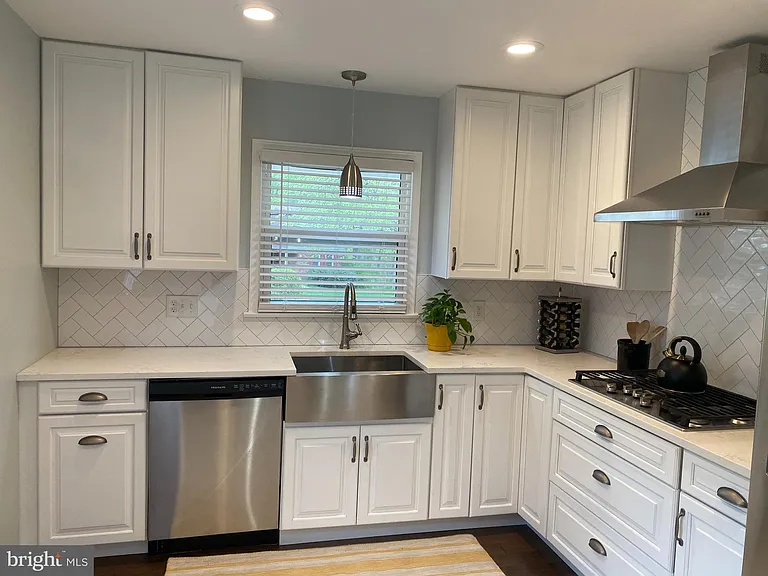 7705 Carrleigh Pkwy — Photo 11