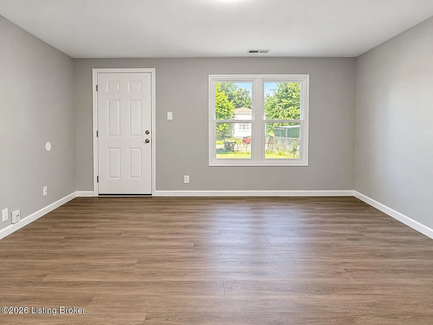 3 bed, 1.0 bath, 1312 sqft, $1,295 — Photo 2