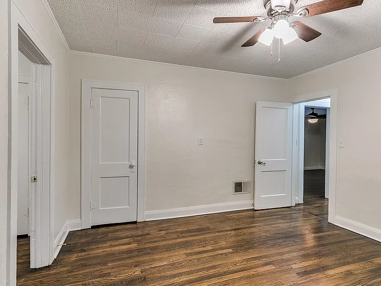 625 W Dewey St — Photo 3