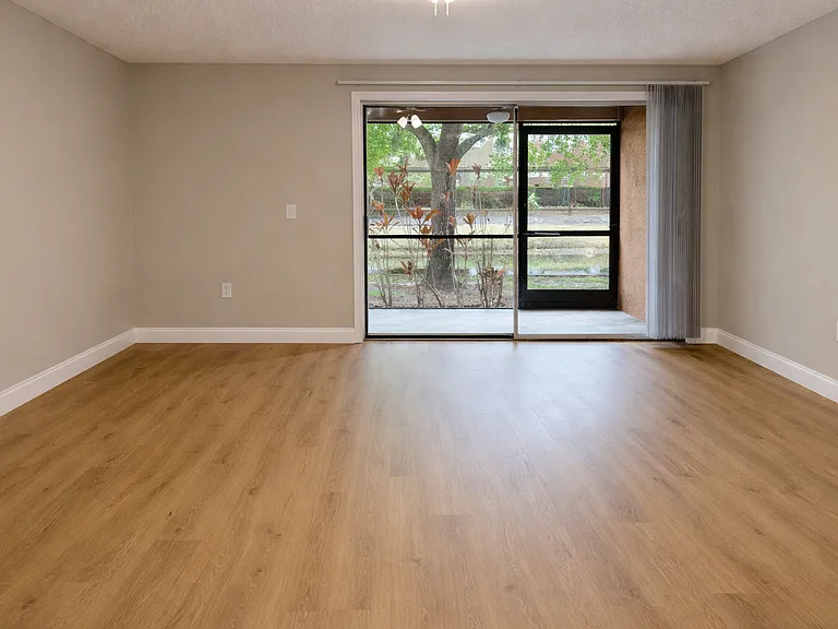 14639 Par Club Cir — Photo 5