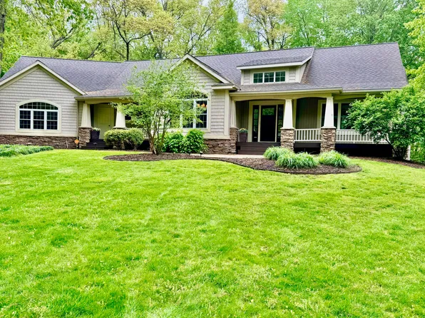 8821 Summerset Woods Ct SE, Alto, MI 49302
