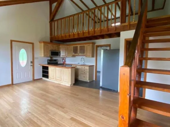 2-584 Main St APT 2, Gouldsboro, PA 18424