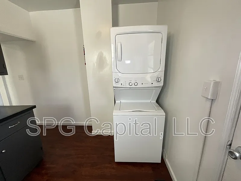 3 bed, 1.0 bath, 936 sqft, $1,325 — Photo 4