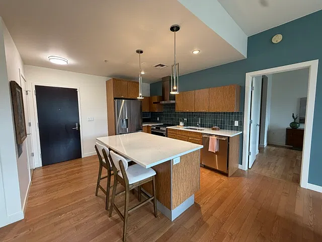 2 bed, 1133 sqft, $2,800 — Photo 2