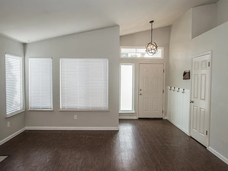 6511 Shasta Creek Way — Photo 7