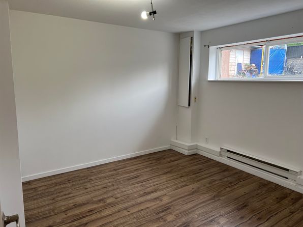 2 bedroom rental in Surrey — photo 7