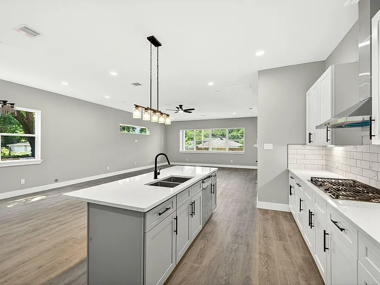 4517 Larch Ln — Photo 12