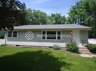 817 Parker Ave, Roseville, MN 55113