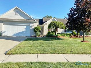 5046 Wynn Park Dr, Oregon, OH 43616