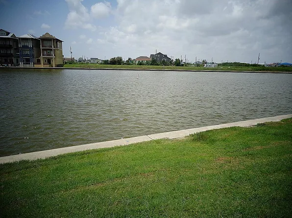 1801 Laguna Harbor Cove Blvd, Port Bolivar, TX 77650