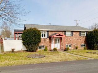 421 Lynn St, Follansbee, WV 26037