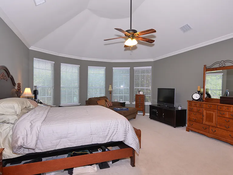 2412 Clearwood Ln — Photo 4