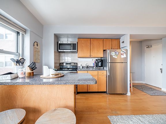 5th image of 4960 N Marine Dr APT 1115