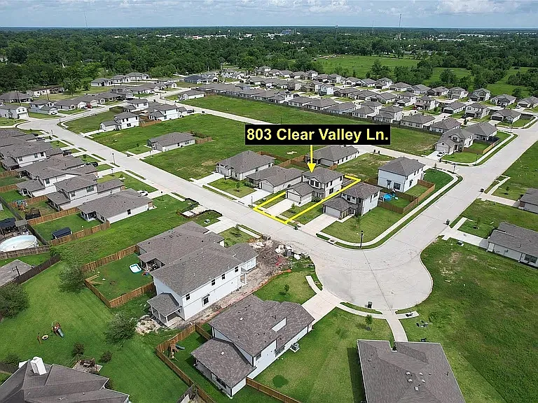 4 bed, 1857 sqft, $2,300 — Photo 3