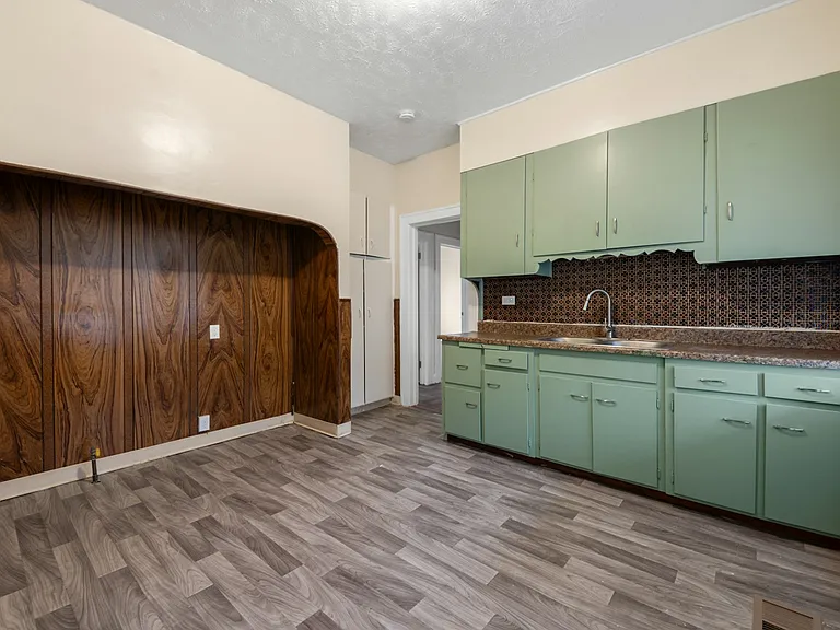 874 Whitcomb Rd #B — Photo 3