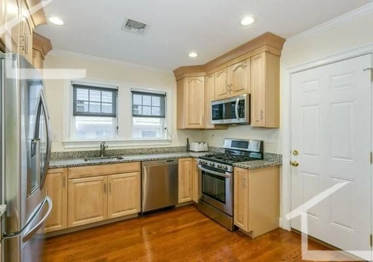 17 Elliot Crescent #1A Brookline MA 02467 — Photo 4