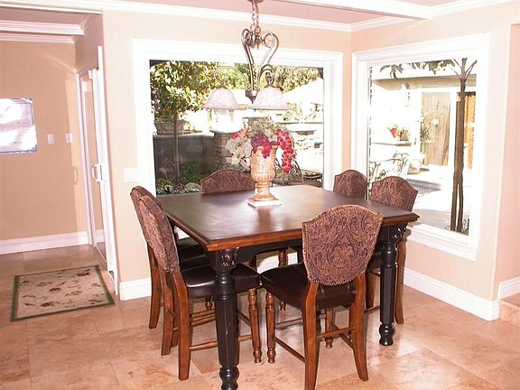 KITCHENETTE AREA