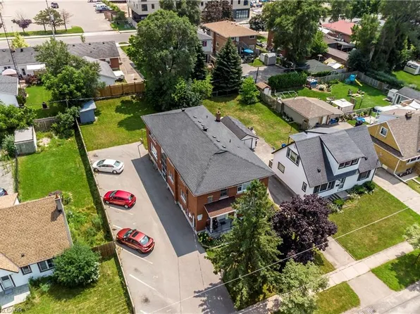 43 6th Ave, Kitchener, ON N2C 1P9