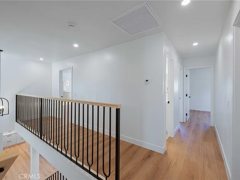 21 Longstreet — Photo 18