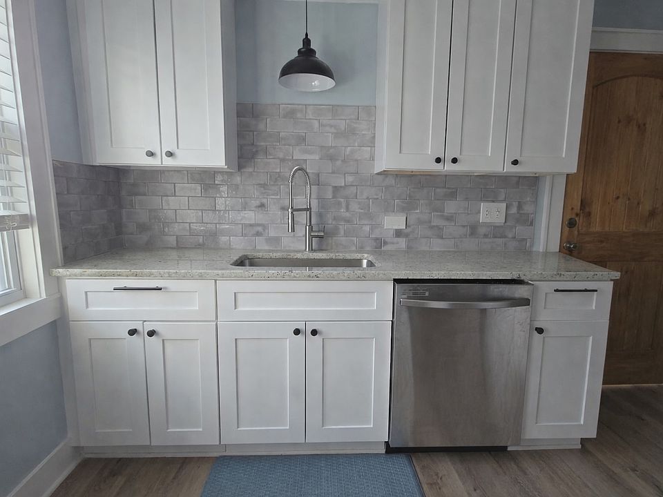 1st image of 1662 Eddington Rd #2