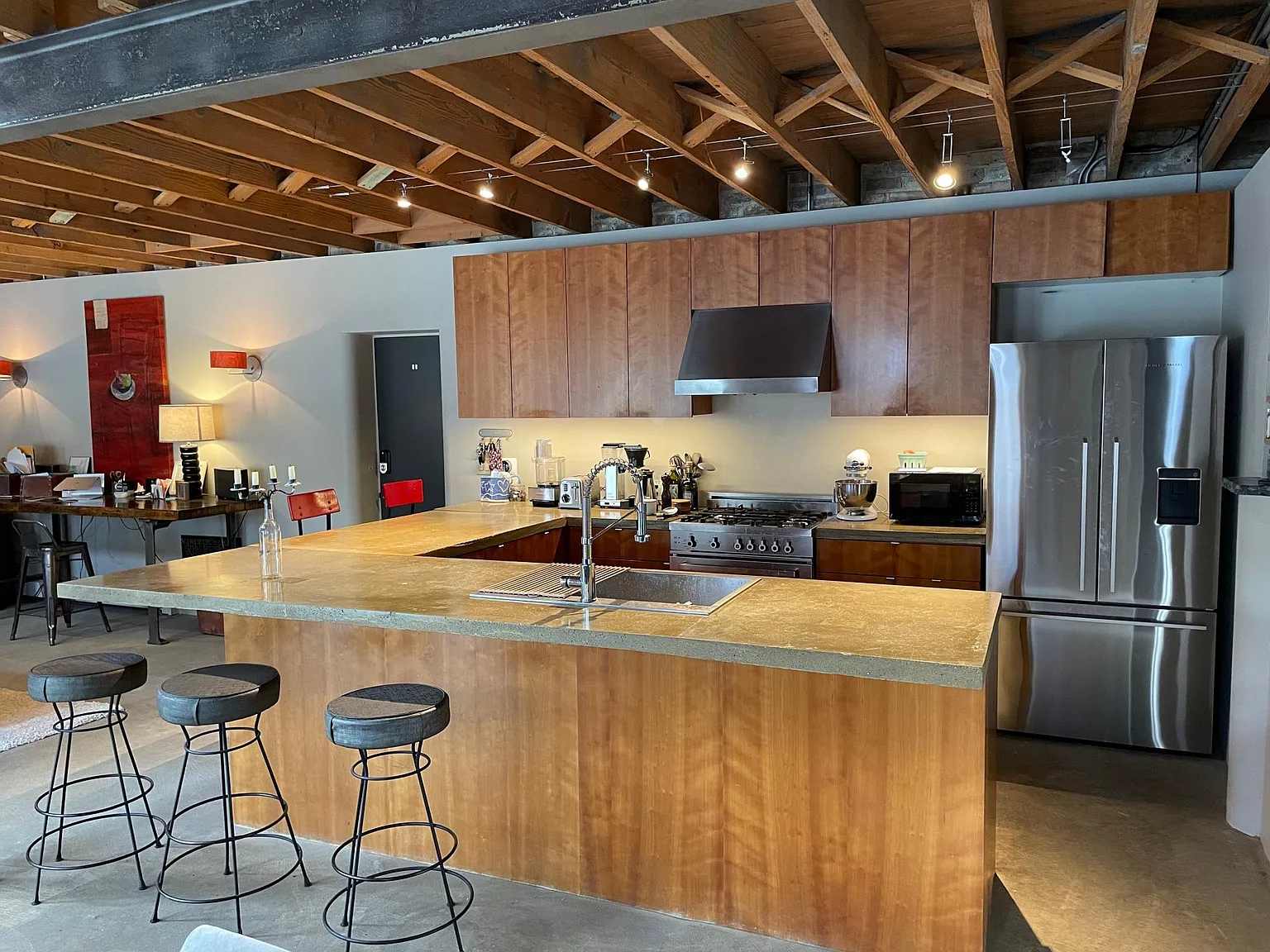 2 bed, 2.5 bath, 2400 sqft, $4,500 — Photo 4