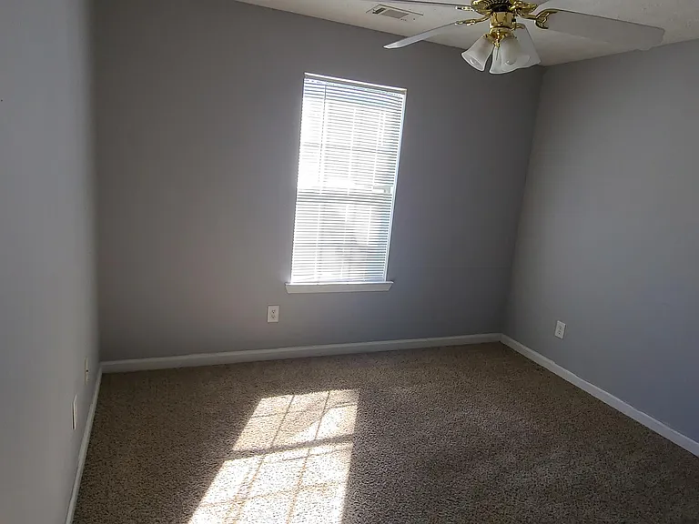 30 Princeton Ct — Photo 13