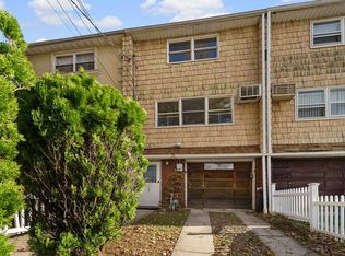 203 Mallory Ave, Staten Island, NY 10305