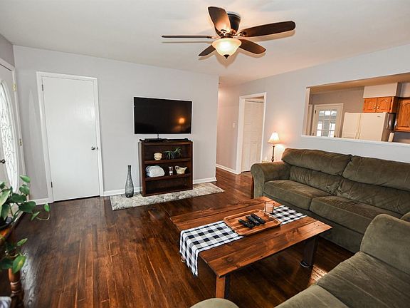 4th image of 48 Hillcrest Dr