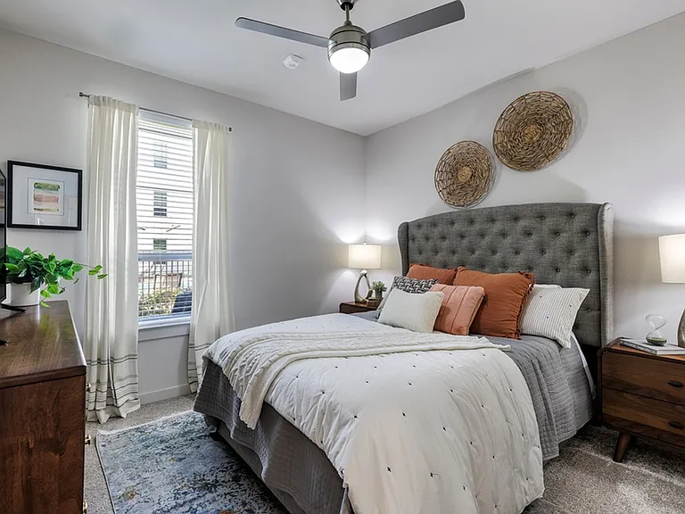 Album Benbrook Model Bedroom