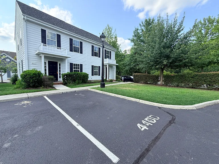 4400 Betty Ln — Photo 2