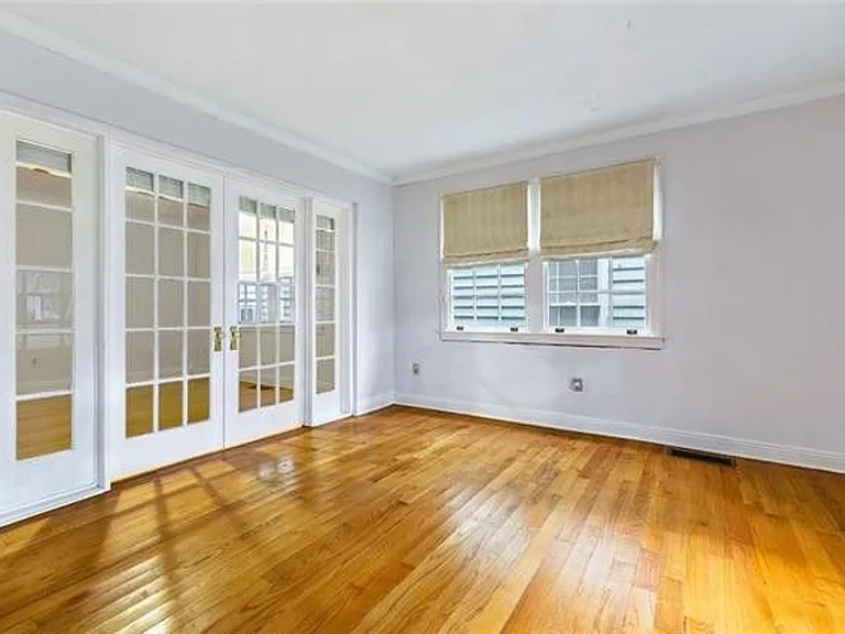 2330 Palmer Ave — Photo 4