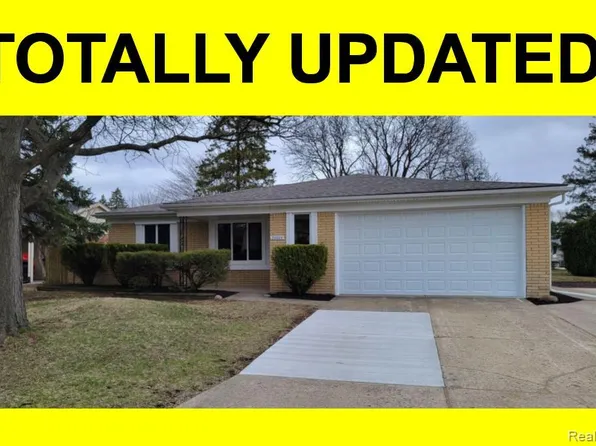 39284 Sunderland Dr, Clinton Township, MI 48038