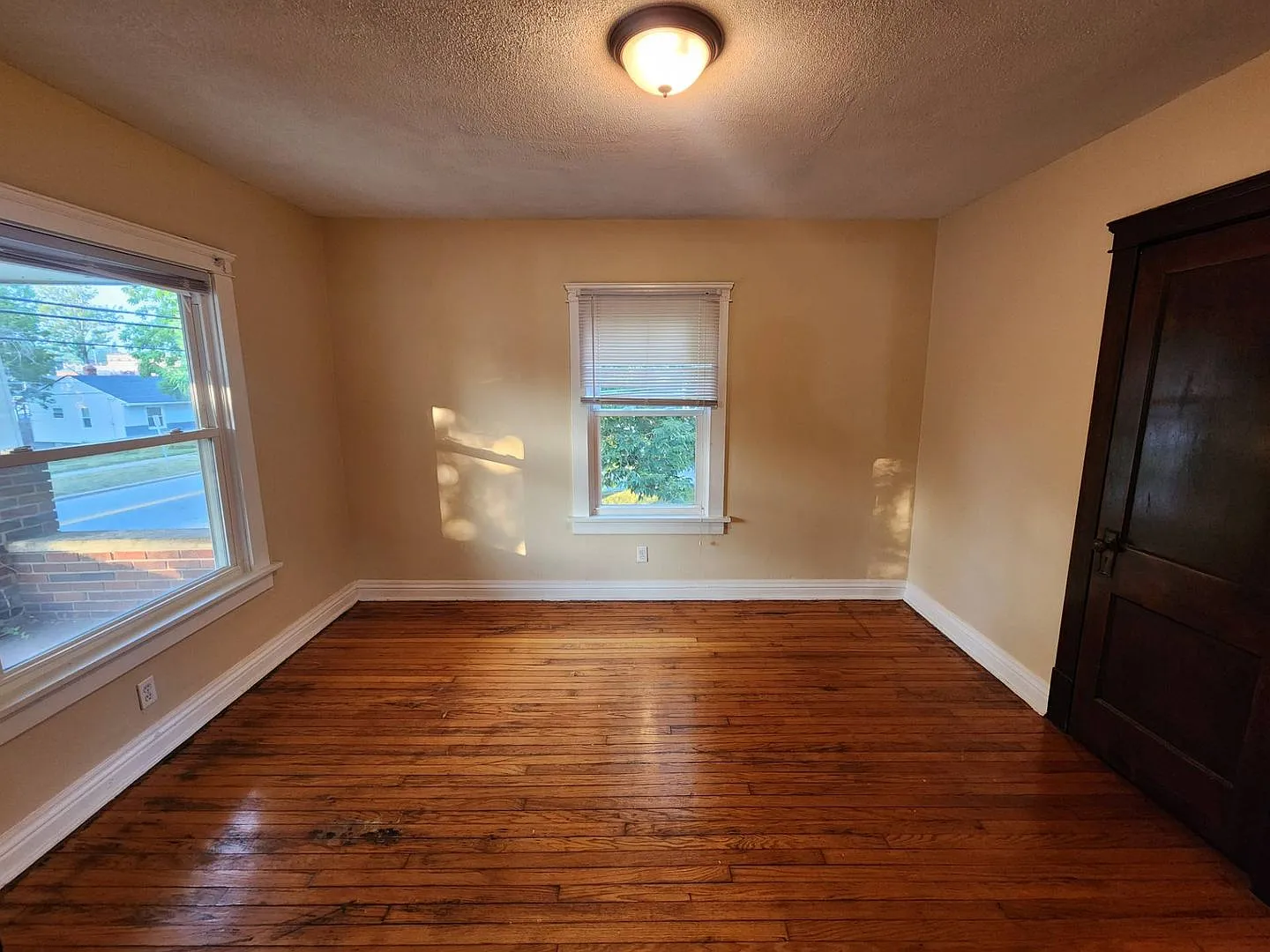106 W Grace St — Photo 2