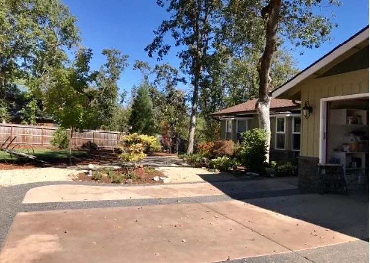 205 Rene Dr photo 1
