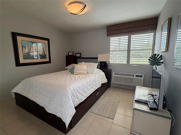 205 Cond Harbour Point #B — Photo 9