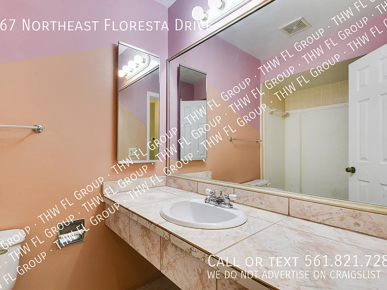 267 NE Floresta Dr — Photo 14
